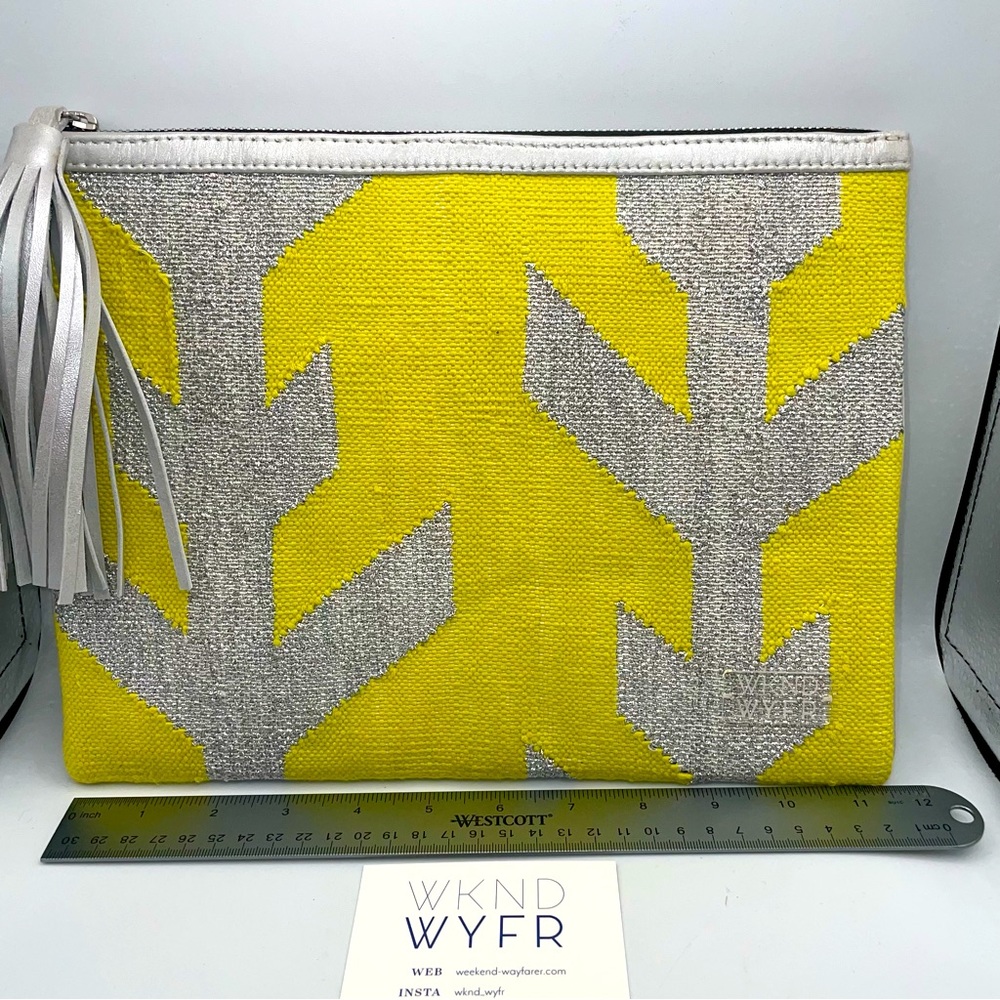 Weekend Wayfarer WKND WYFR tassel handbag. Like new!